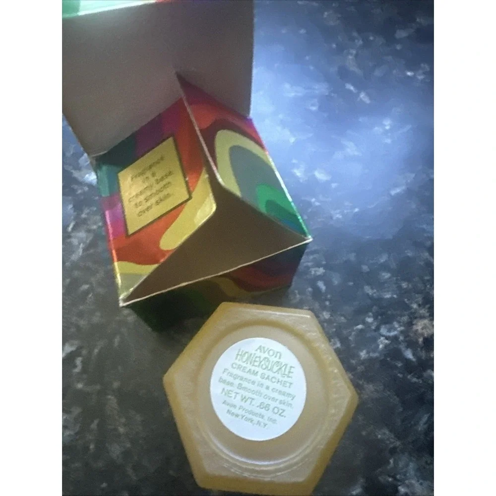 Vintage  ‎ Avon Honeysuckle    Cream Sachet  fragrance bottle